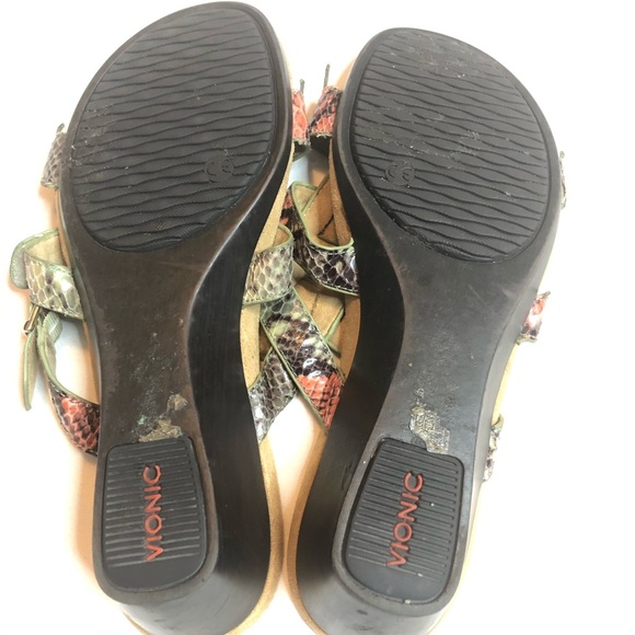 Vionic Orthaheel green snakeskin print sandals - Picture 5 of 7